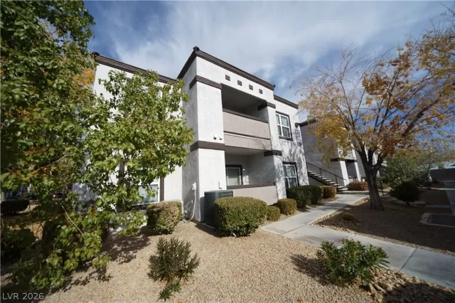 MLS: 2758370 Condo For Sale