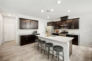 Photo #5: 2758410 Listing