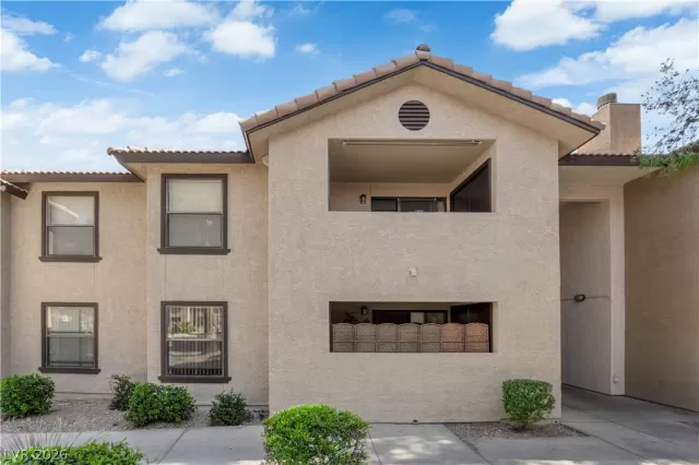 MLS: 2758429 Condo For Sale