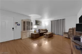 Photo #3: 2758429 Listing