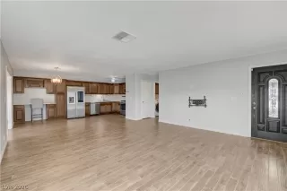 Photo #6: 2758438 Listing