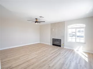 Photo #6: 2758508 Listing