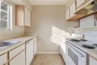 Photo #3: 2758536 Listing 