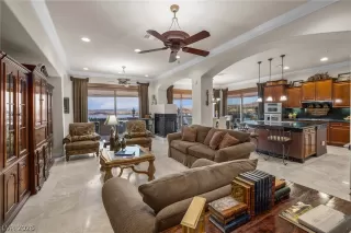 Photo #4: 2758550 Listing