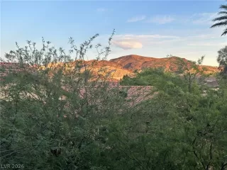 Photo #2: 2758588 Listing