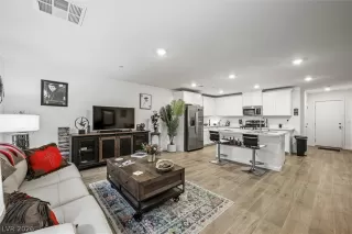 Photo #2: 2758595 Listing 