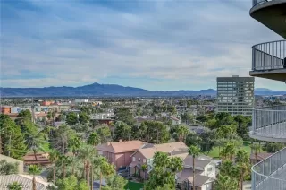 Photo #3: 2758622 Listing