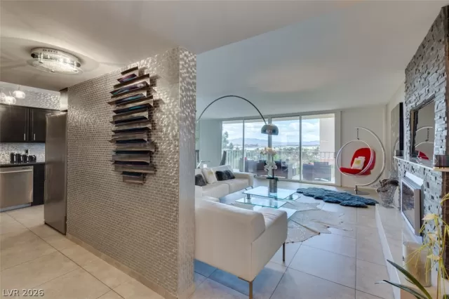 MLS: 2758634 Condo For Sale