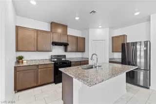 Photo #2: 2758695 Listing 