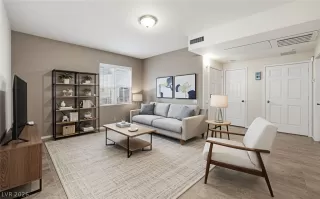 Photo #2: 2758715 Listing 