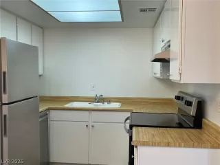 Photo #3: 2758741 Listing