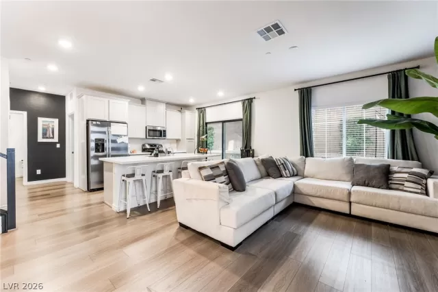 MLS: 2758833 Condo For Sale