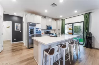 Photo #1: 2758833 Listing