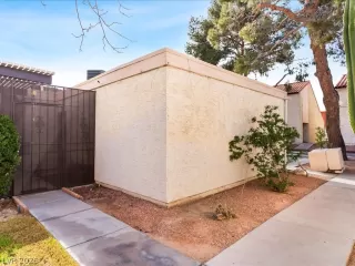 Photo #4: 2758841 Listing