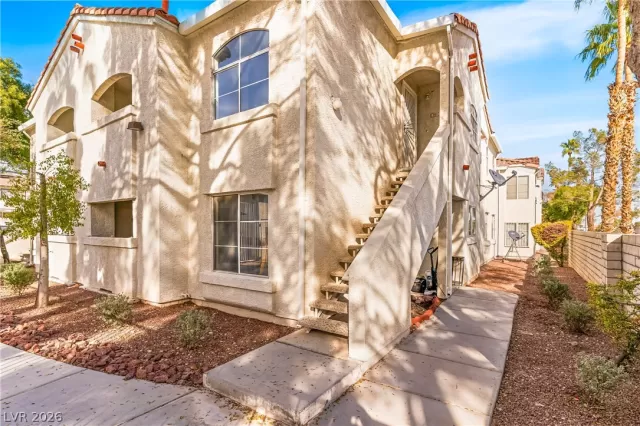 MLS: 2758852 Condo For Sale