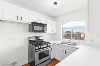 Photo #4: 2758852 Listing 