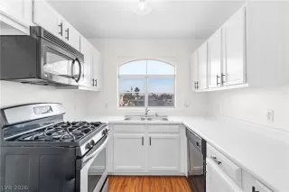 Photo #5: 2758852 Listing 