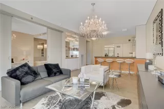 Photo #2: 2758877 Listing