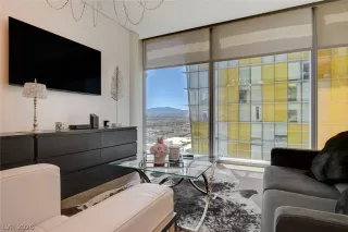 Photo #4: 2758877 Listing