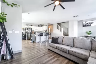 Photo #3: 2758878 Listing