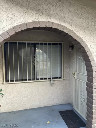 Photo #1: 2758886 Listing