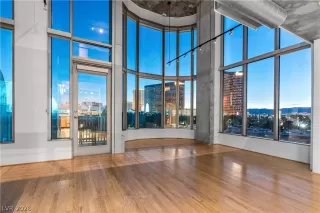 Photo #2: 2758891 Listing 