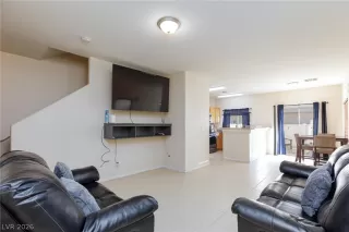 Photo #3: 2758897 Listing 