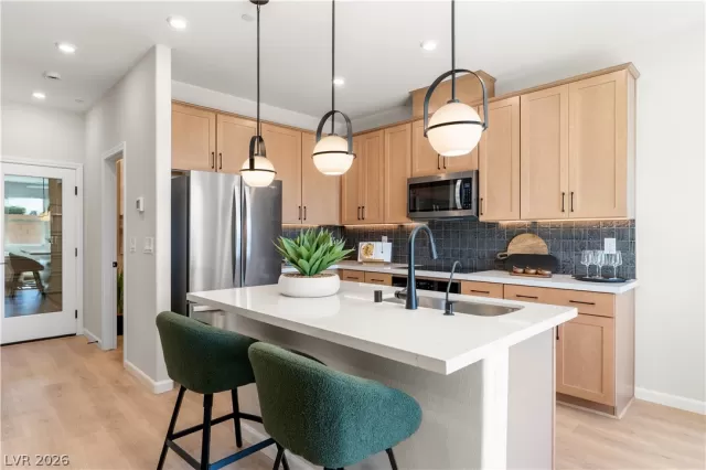 MLS: 2758930 Condo For Sale