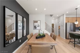 Photo #2: 2758930 Listing 