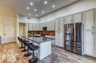 Photo #1: 2758966 Listing 