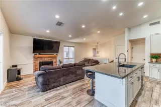 Photo #3: 2758966 Listing 