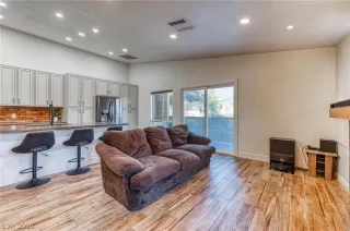 Photo #4: 2758966 Listing 