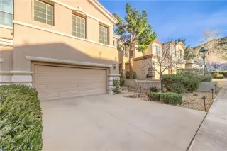 Photo #3: 2758968 Listing 