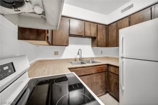 Photo #5: 2759041 Listing