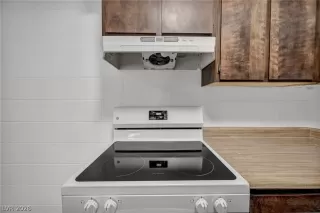 Photo #6: 2759041 Listing