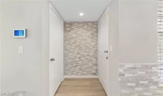 Photo #1: 2759063 Listing 