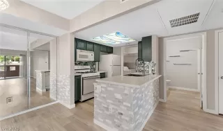 Photo #4: 2759063 Listing 