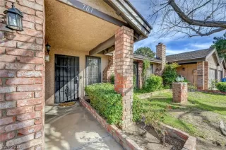 Photo #2: 2759099 Listing