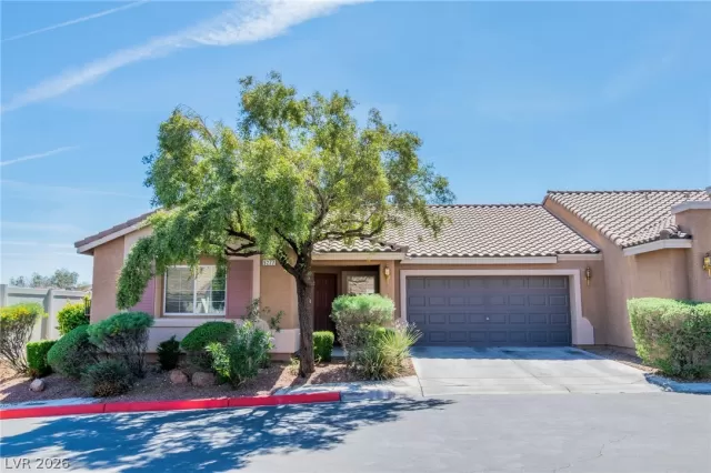 MLS: 2759182 Condo For Sale