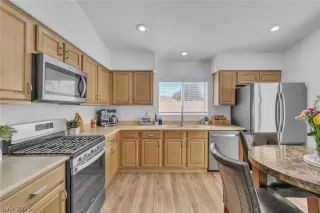 Photo #3: 2759182 Listing 