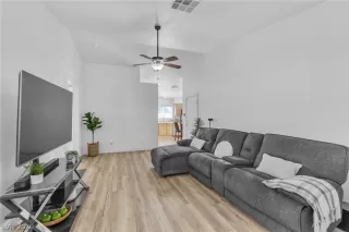 Photo #5: 2759182 Listing 