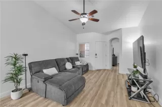 Photo #6: 2759182 Listing 