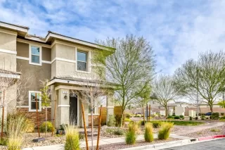 Photo #3: 2759299 Listing