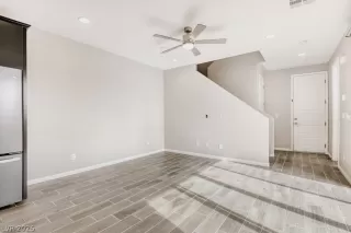 Photo #4: 2759299 Listing