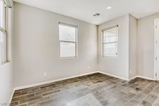 Photo #5: 2759299 Listing