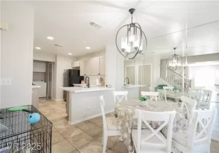 Photo #5: 2759416 Listing