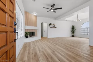 Photo #1: 2759488 Listing