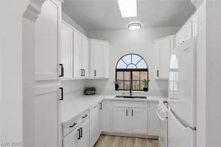 Photo #3: 2759488 Listing