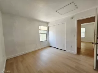 Photo #6: 2759538 Listing