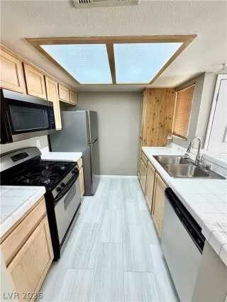 Photo #4: 2759553 Listing 